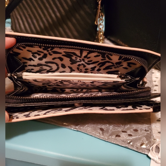 Jessica Simpson pink wallet - Picture 2 of 4